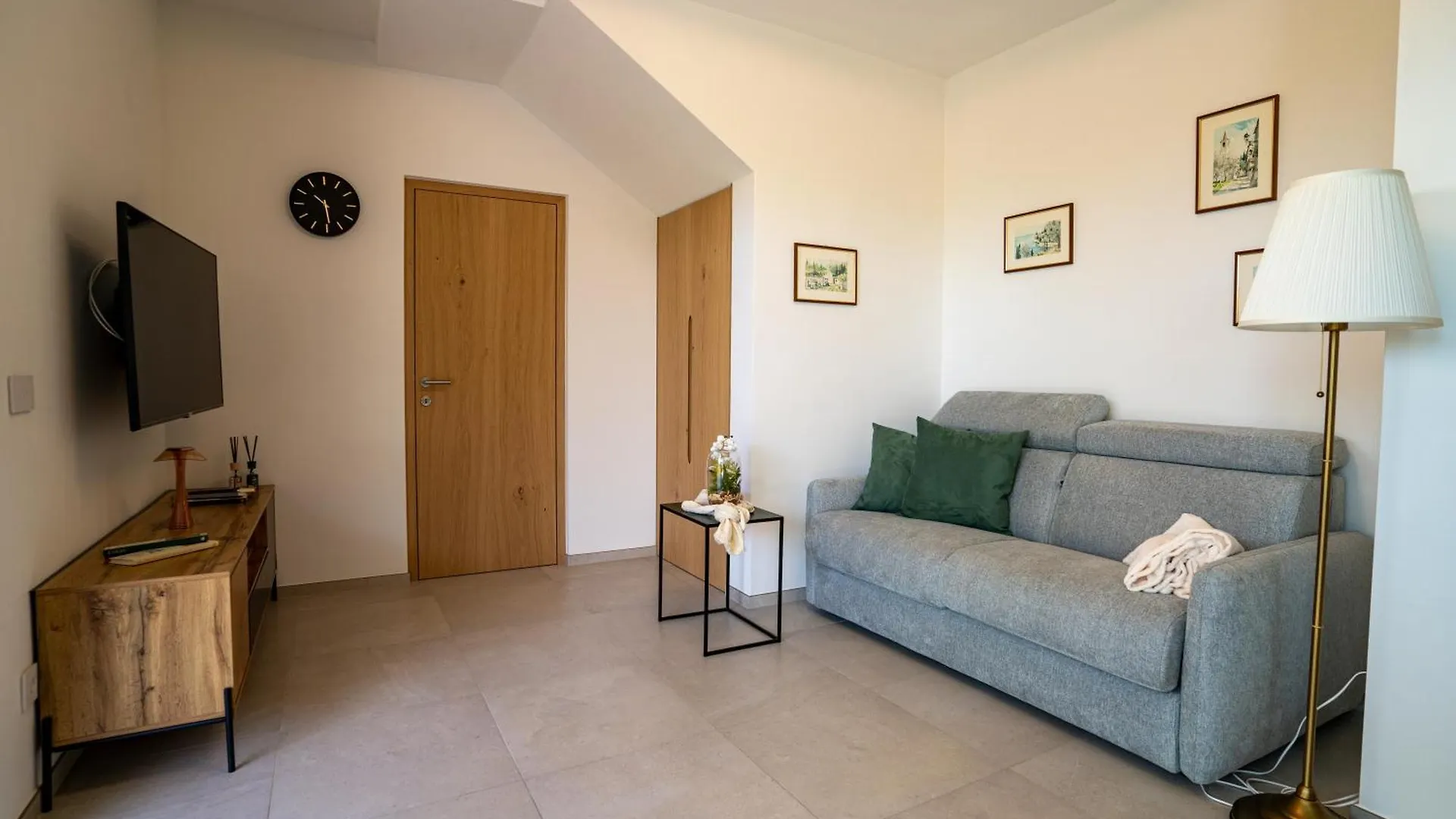 Apartment Idyllische Wohnung Mit Garten Und Pool Bardolino Italy