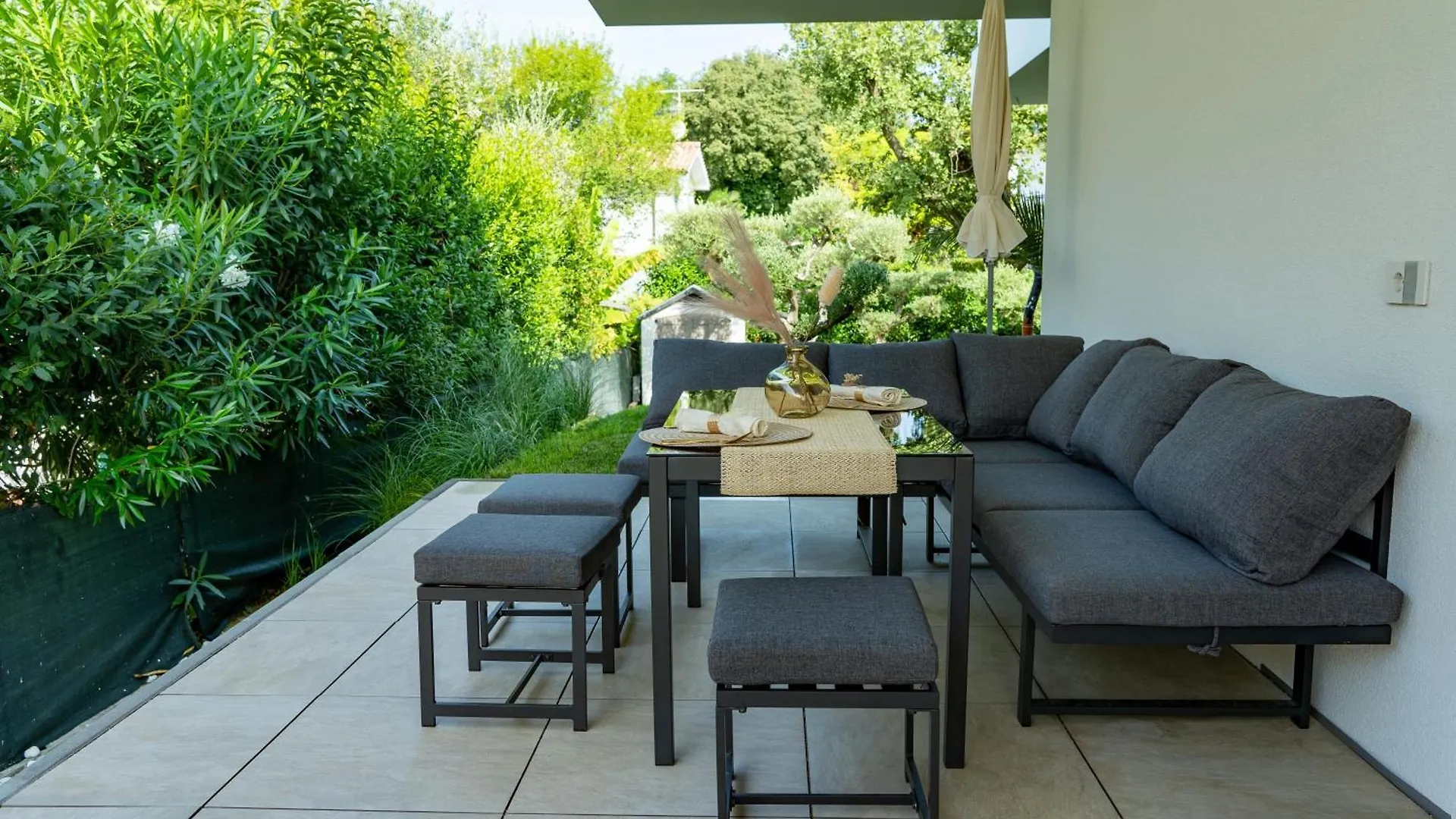 Idyllische Wohnung Mit Garten Und Pool Bardolino